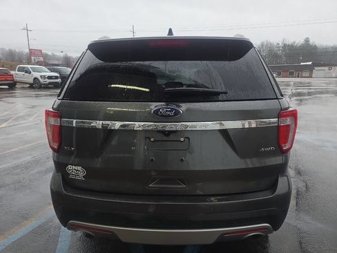 Used 2016 Ford Explorer XLT image 6