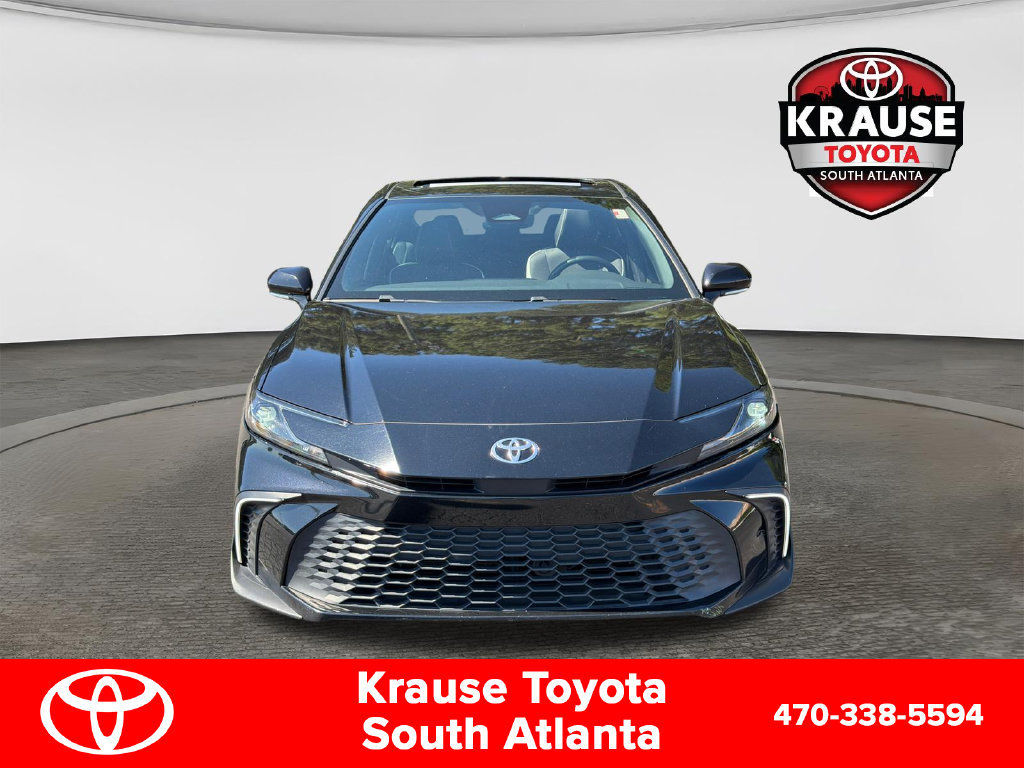 Used 2025 Toyota Camry SE w/ Convenience Package FWD image 2