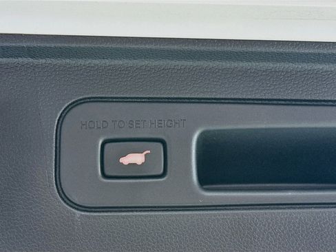 Used 2025 Honda Pilot EX-L image 30