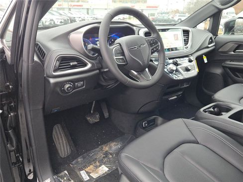 New 2026 Chrysler Pacifica Select image 23