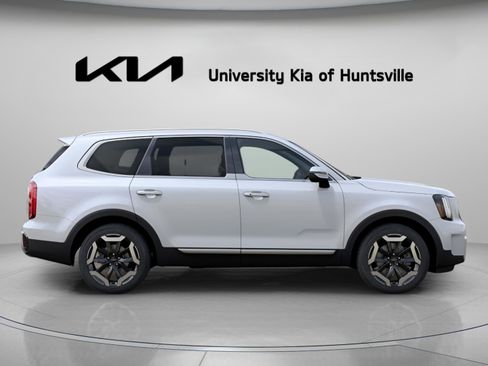 New 2025 Kia Telluride S image 9