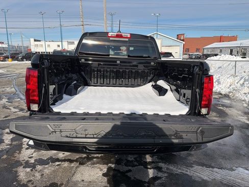 Used 2024 Chevrolet Colorado LT w/ LT Convenience Package II image 17