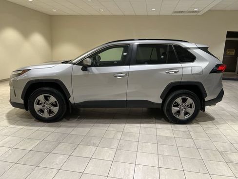 Used 2023 Toyota RAV4 XLE w/ Convenience Package FWD image 2