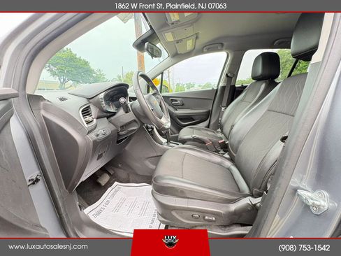 Used 2019 Chevrolet Trax LT w/ LT Convenience Package FWD image 15