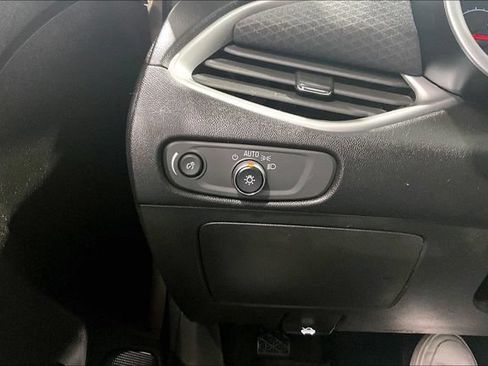 Used 2022 Chevrolet Malibu LS FWD image 21