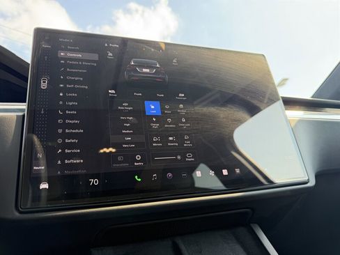 Used 2022 Tesla Model X AWD/4WD image 37