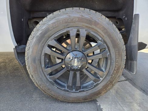 Used 2017 Chevrolet Silverado 1500 LT w/ Max Trailering Package AWD/4WD image 3