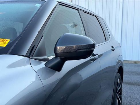 Used 2022 Mitsubishi Outlander SE image 8