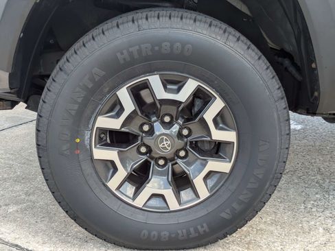 Used 2021 Toyota Tacoma TRD Off-Road AWD/4WD image 25