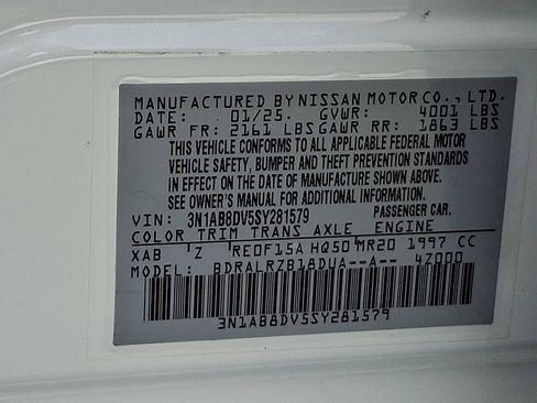 Used 2025 Nissan Sentra SR FWD image 26