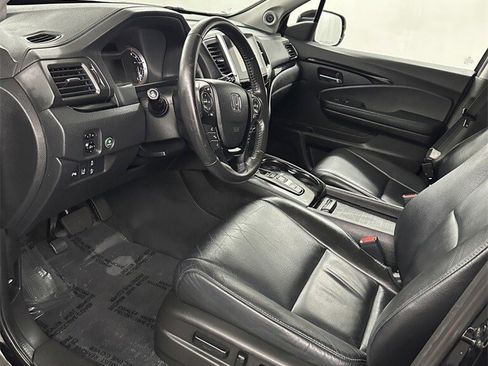 Used 2016 Honda Pilot Touring image 10