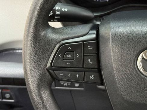 Used 2023 Toyota Sienna LE FWD image 14