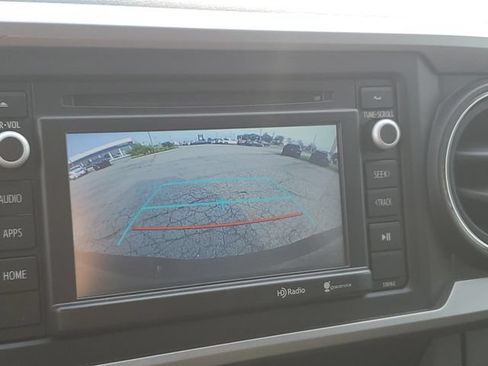 Used 2016 Toyota Tacoma SR5 w/ Towing Package RWD image 13
