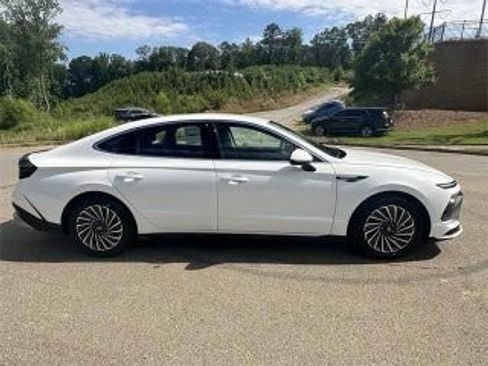 Used 2025 Hyundai Sonata SEL FWD image 6