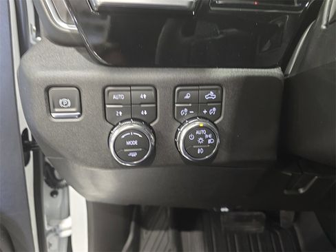 New 2026 GMC Sierra 1500 Elevation image 26