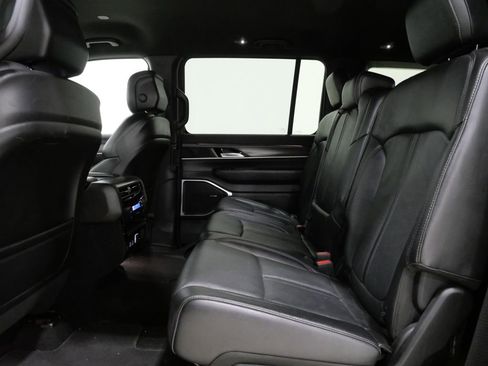 Used 2023 Jeep Wagoneer L Series III w/ Preferred Equipment Group image 20