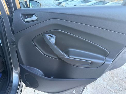 Used 2013 Ford Escape SE image 16