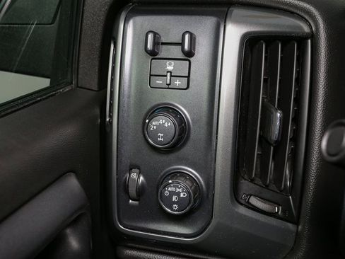 Used 2019 Chevrolet Silverado 1500 LT w/ All Star Edition image 29