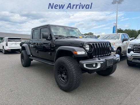 Used 2021 Jeep Gladiator Sport AWD/4WD image 2