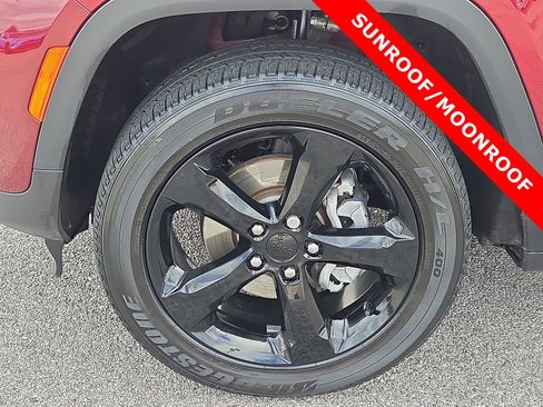 Used 2023 Jeep Grand Cherokee Altitude image 7