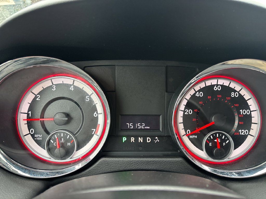 Used 2012 Dodge Grand Caravan SXT FWD image 19