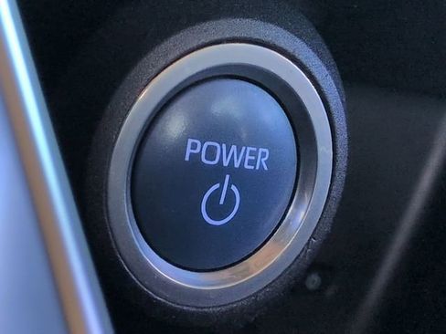 Certified 2021 Toyota Venza LE w/ Carpet Mat Package (TMS) image 16