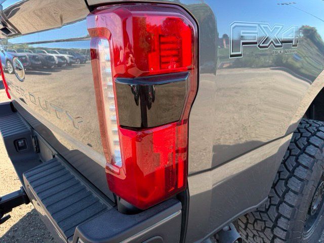 Used 2024 Ford F350 Lariat w/ Lariat Ultimate Package AWD/4WD image 13