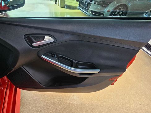 Used 2014 Ford Focus ST w/ Equipment Group 202A image 9