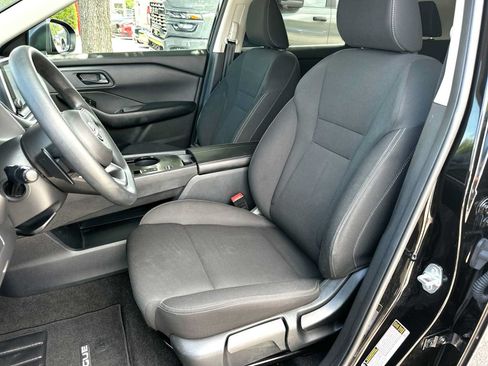 Used 2024 Nissan Rogue S FWD image 17