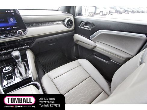 Used 2025 Chevrolet Colorado ZR2 w/ Technology Package image 12