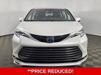Used 2023 Toyota Sienna Platinum video 2