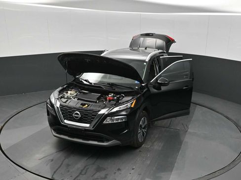 Used 2022 Nissan Rogue SV w/ SV Premium Package image 27