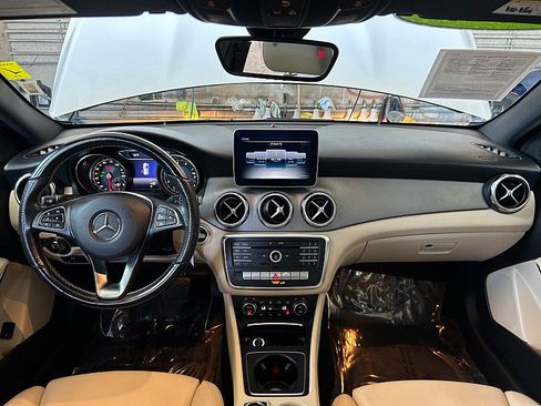 Used 2019 Mercedes-Benz GLA 250 w/ Convenience Package image 12