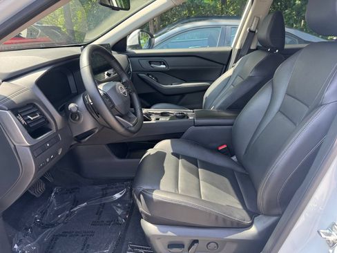 Used 2026 Nissan Rogue SL AWD/4WD image 30