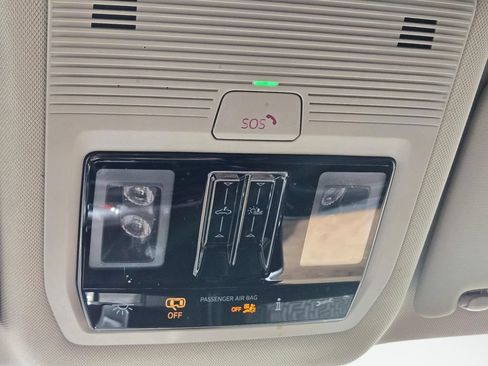 Used 2024 Volkswagen Atlas SE w/ Panoramic Sunroof Package FWD image 30