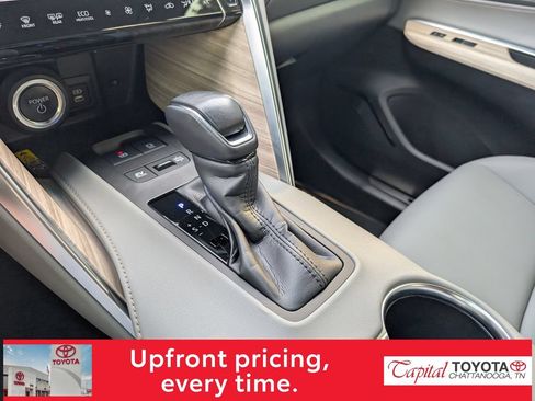 Used 2024 Toyota Venza XLE AWD/4WD image 24