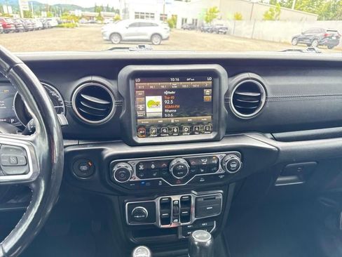 Certified 2022 Jeep Wrangler Unlimited Sahara w/ Cold Weather Group image 29