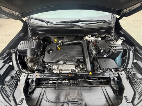 Used 2024 GMC Terrain SLT image 28