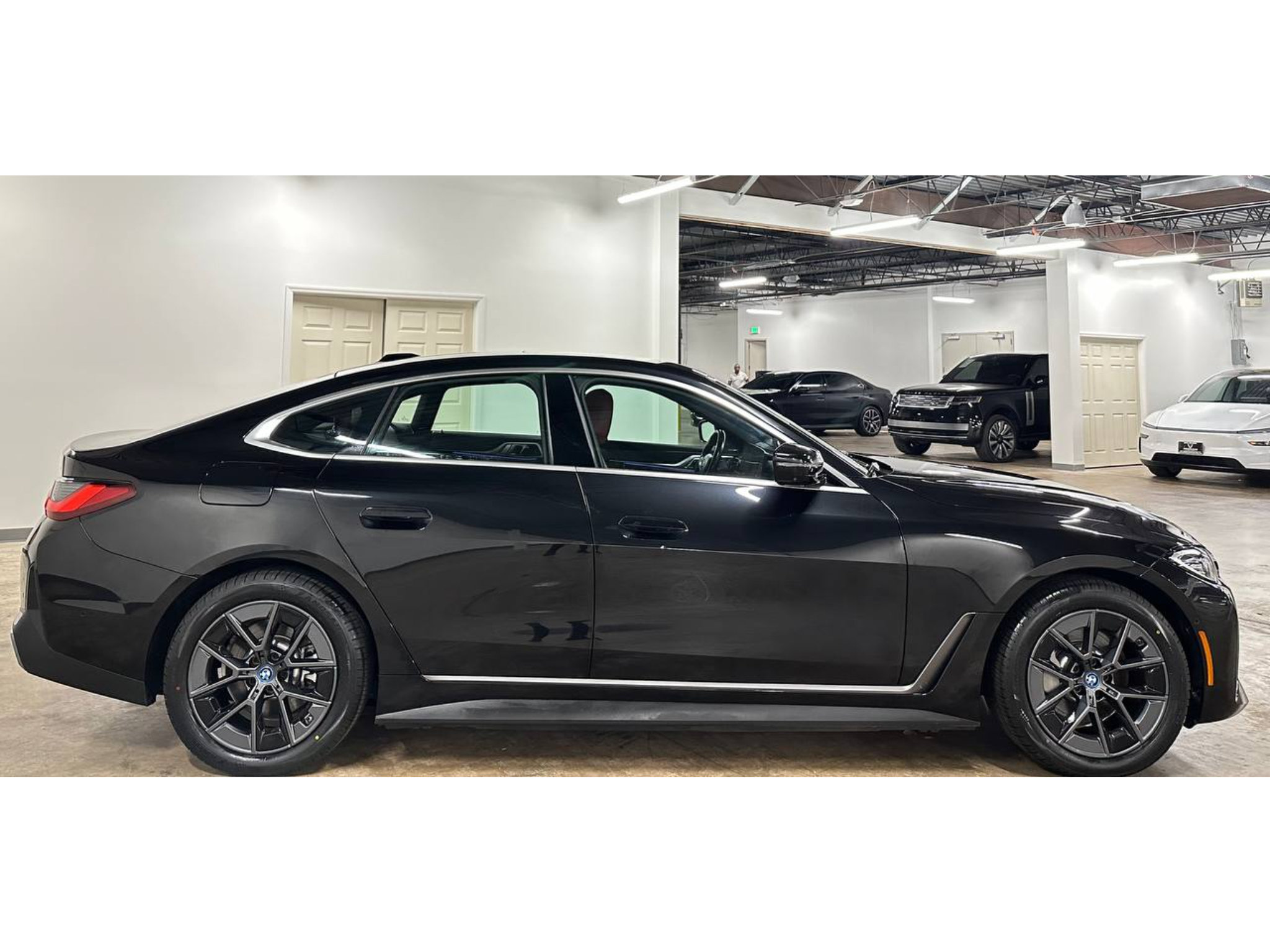 Used 2023 BMW i4 eDrive40 w/ Premium Package RWD image 9