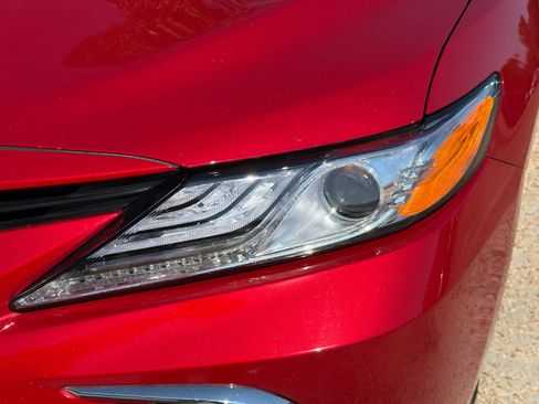 Used 2023 Toyota Camry XLE FWD image 9