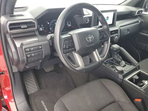 Used 2025 Toyota 4Runner SR5 AWD/4WD image 18