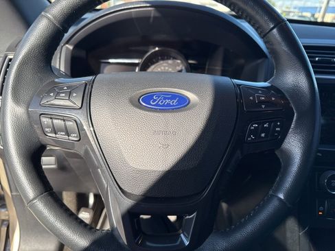Used 2017 Ford Explorer XLT w/ Equipment Group 202A image 20