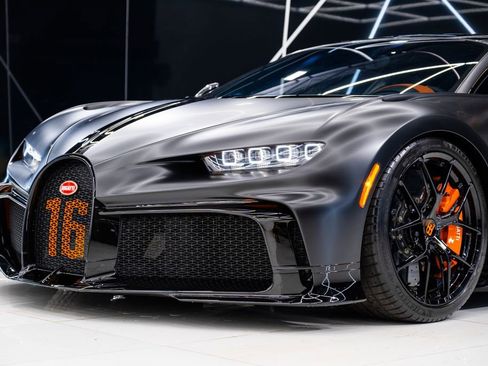 Used 2023 Bugatti Chiron Pur Sport image 4