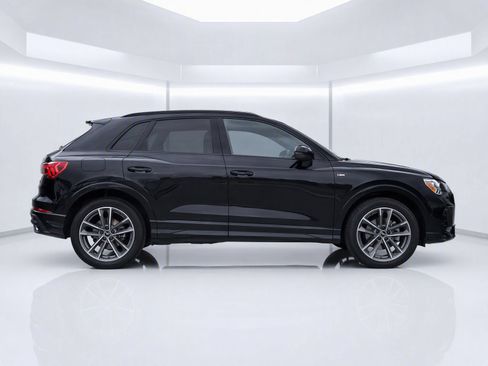 Certified 2022 Audi Q3 2.0T Premium w/ Black Optic Sport Package AWD/4WD image 8