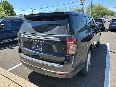 Used 2023 Chevrolet Suburban High Country w/ Premium Package 2 AWD/4WD image 6