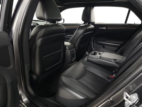 Used 2016 Chrysler 300 C Platinum w/ Safetytec Plus Group image 30