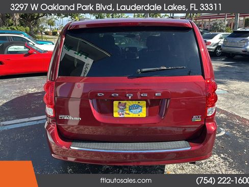 Used 2018 Dodge Grand Caravan SXT image 39