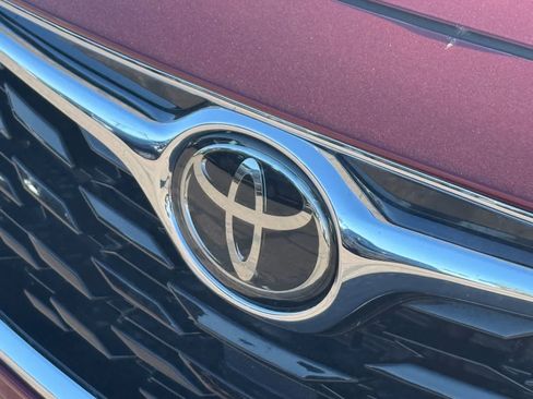 Used 2023 Toyota Highlander Limited image 13