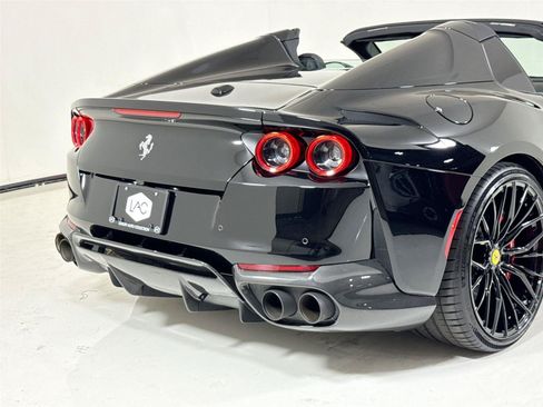 Used 2021 Ferrari 812 GTS RWD image 40