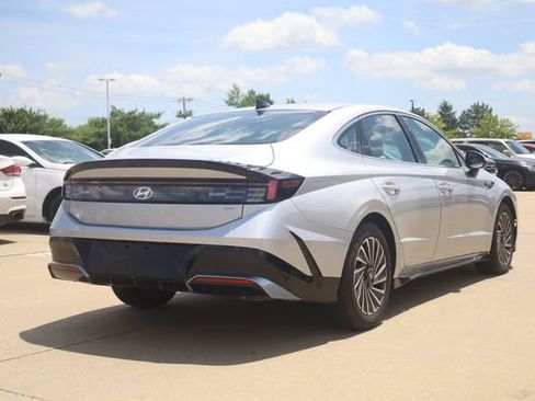 Certified 2025 Hyundai Sonata SEL FWD image 6